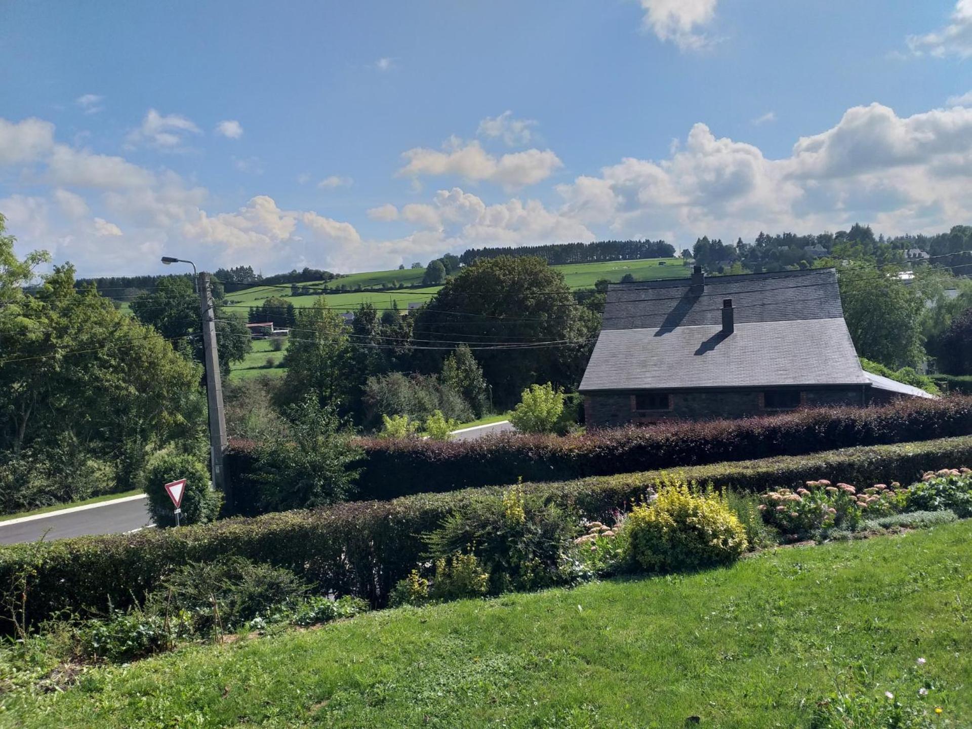 Gite L'Ecole De Ma Mere Villa Bertogne Bagian luar foto